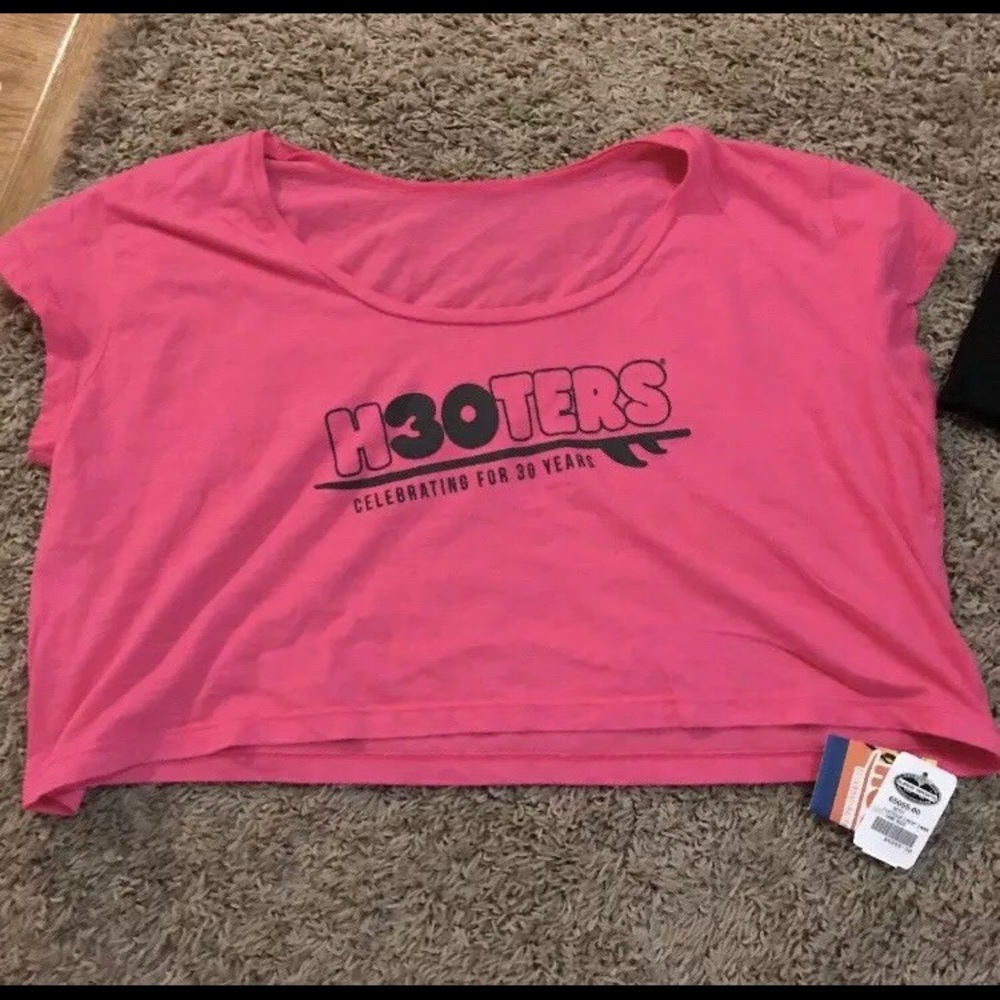 Hooters crop shirt
